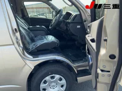 TOYOTA HIACE WAGON