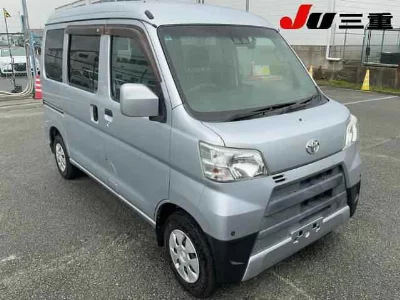 TOYOTA PIXIS VAN