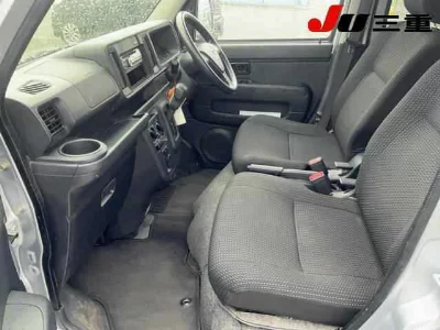 TOYOTA PIXIS VAN