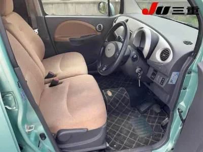 DAIHATSU MOVE LATTE