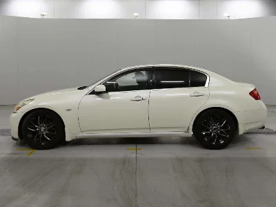 NISSAN SKYLINE