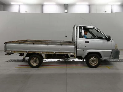 TOYOTA LITE ACE TRUCK