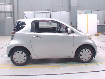 TOYOTA IQ