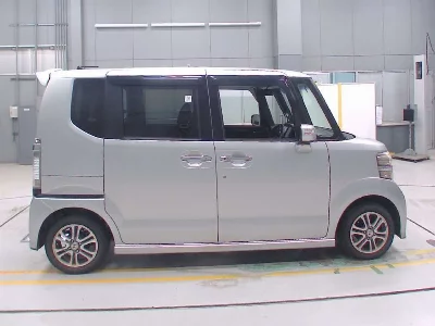 HONDA N BOX CUSTOM