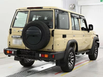 TOYOTA LAND CRUISER 70