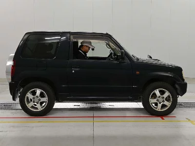 MITSUBISHI PAJERO MINI