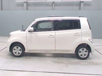TOYOTA BB