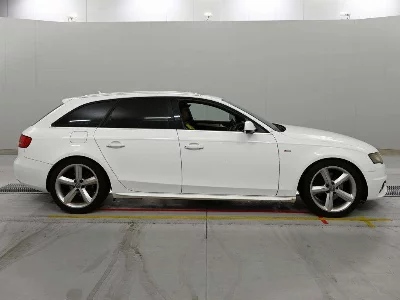 AUDI A4 AVANTE