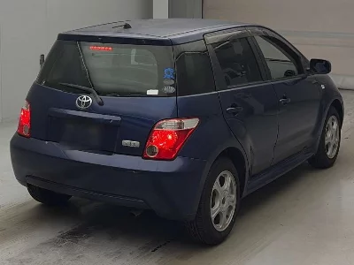 TOYOTA IST