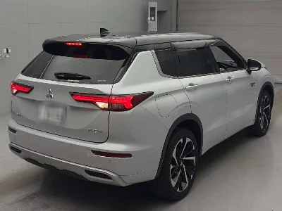 MITSUBISHI OUTLANDER PHEV