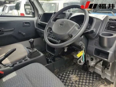 Nissan NT100 Clipper