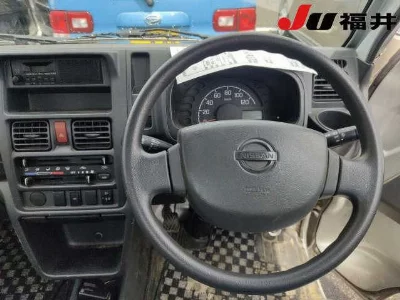 Nissan NT100 Clipper
