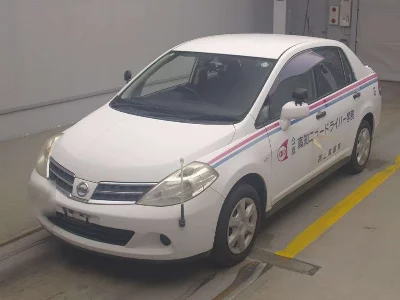 NISSAN TIIDA LATIO