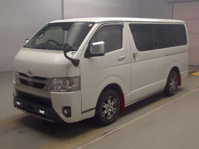 TOYOTA HIACE VAN