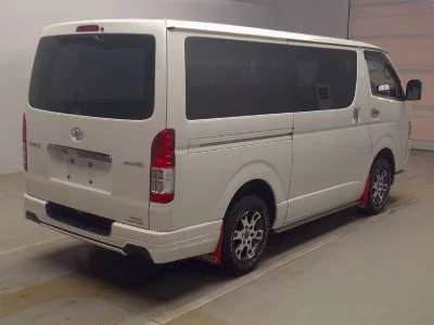 TOYOTA HIACE VAN