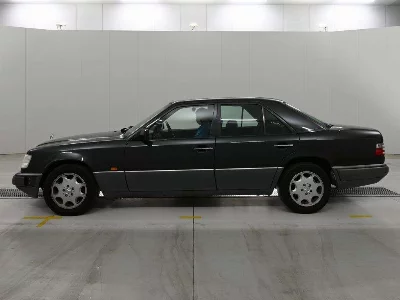 MERCEDES BENZ E CLASS
