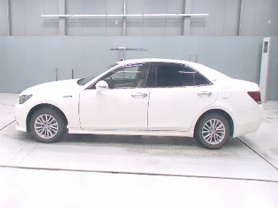 TOYOTA CROWN HYBRID