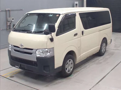 TOYOTA HIACE VAN