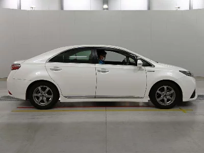 TOYOTA SAI
