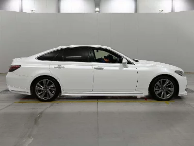 TOYOTA CROWN HYBRID
