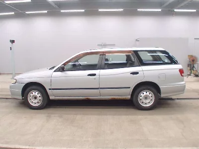 NISSAN EXPERT