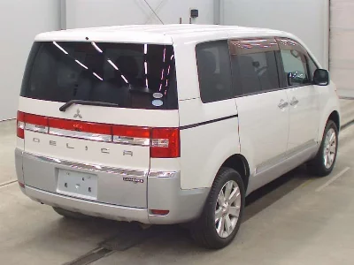 MITSUBISHI DELICA D:5