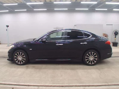 NISSAN FUGA