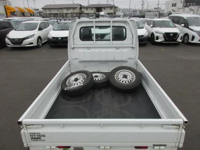 NISSAN NT100 CLIPPER