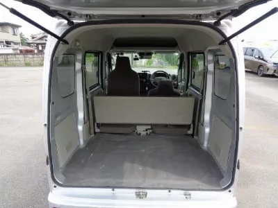 NISSAN CLIPPER VAN