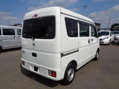 NISSAN CLIPPER VAN