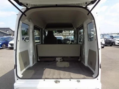 NISSAN CLIPPER VAN