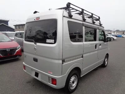 NISSAN CLIPPER VAN