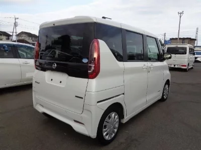 NISSAN ROOX