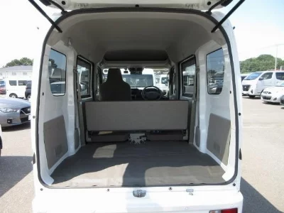NISSAN CLIPPER VAN