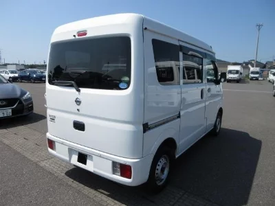 NISSAN CLIPPER VAN
