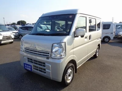 NISSAN CLIPPER VAN