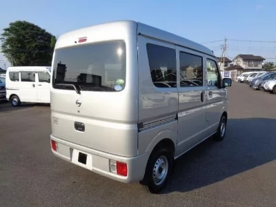 NISSAN CLIPPER VAN
