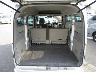 NISSAN CLIPPER VAN