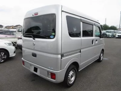 NISSAN CLIPPER VAN