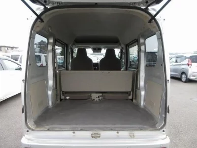 NISSAN CLIPPER VAN