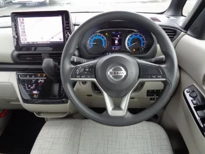 NISSAN ROOX