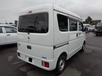 NISSAN CLIPPER VAN