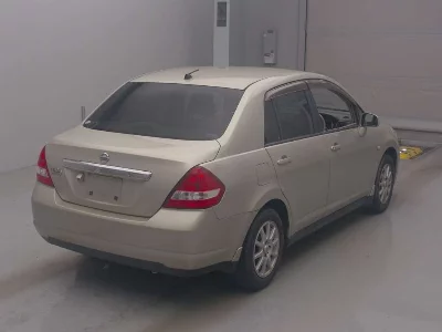NISSAN TIIDA LATIO