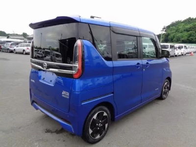 NISSAN ROOX