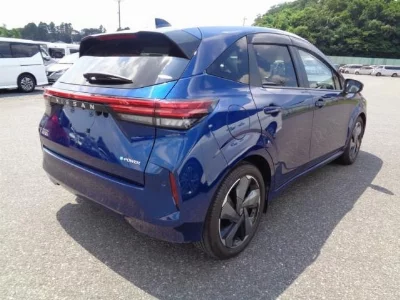 NISSAN AURA