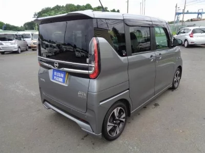 NISSAN ROOX