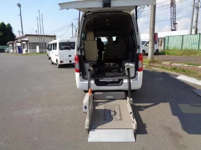 NISSAN NV350 CARAVAN