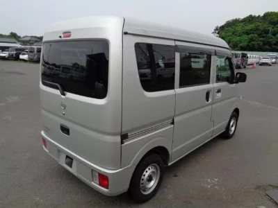 NISSAN CLIPPER VAN