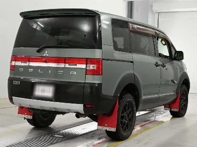 MITSUBISHI DELICA D:5
