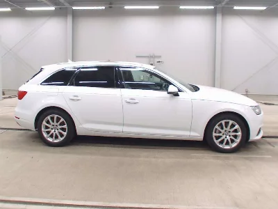 AUDI A4 AVANTE